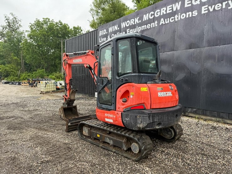 2019-kubota-kx040-image-2