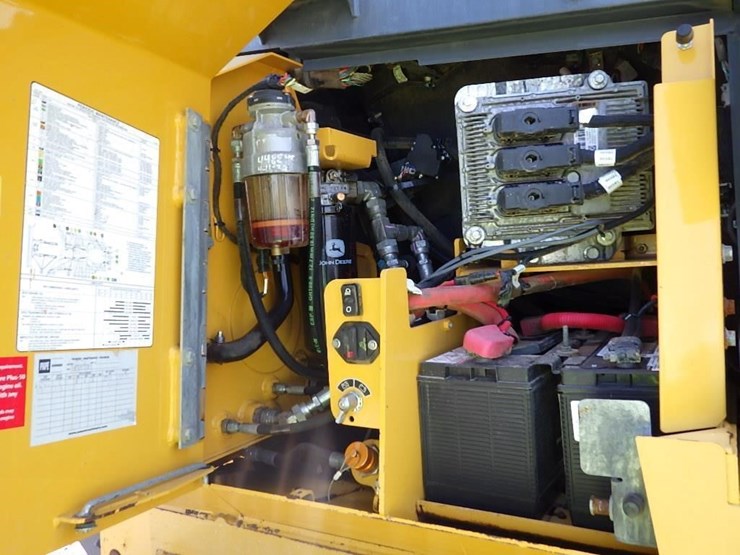 2016-deere-850k-image-21