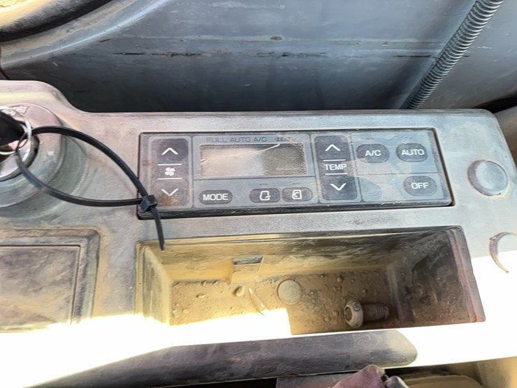 hitachi-zx330-image-32
