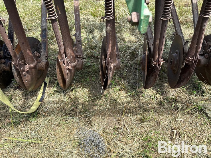 oliver-superior-mechanical-grain-drill-image-12