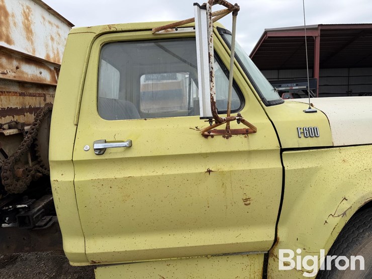 1975-ford-f600-image-9