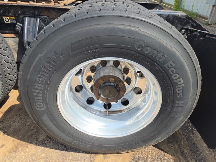 2015-kenworth-t680-image-69