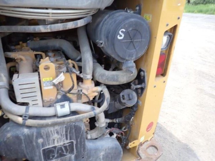 2019-caterpillar-236d-skid-steer-cat0236dlbgz05393-image-44