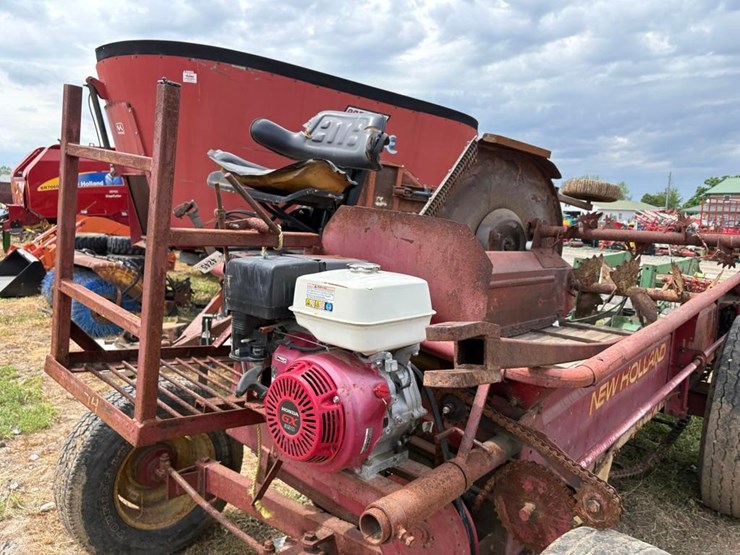 new-holland-manure-spreader-image-6