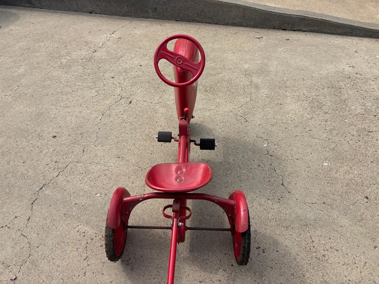 amf-2-speed-pedal-tractor-image-3