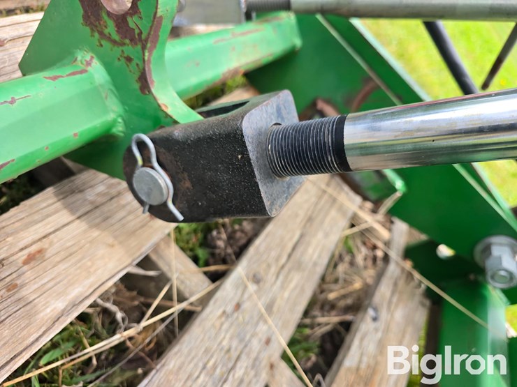 john-deere-8100-image-11