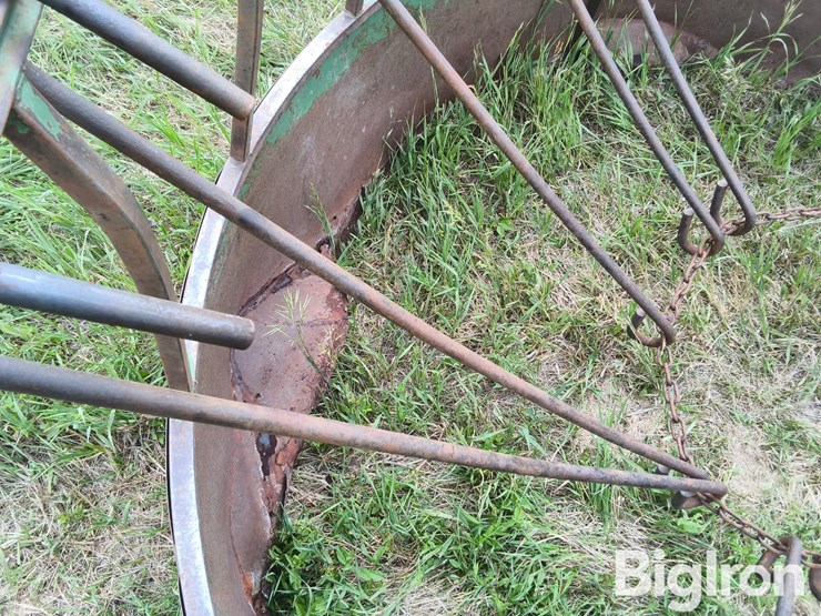 the-hay-manager-bale-feeder-image-12