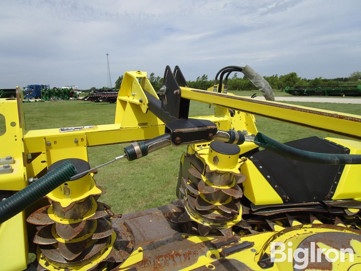 2019-john-deere-772-image-20