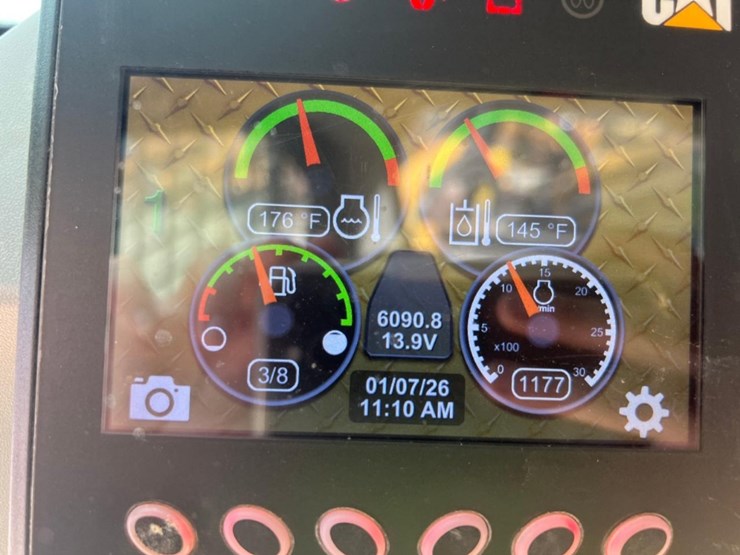 2018-caterpillar-262d-image-22