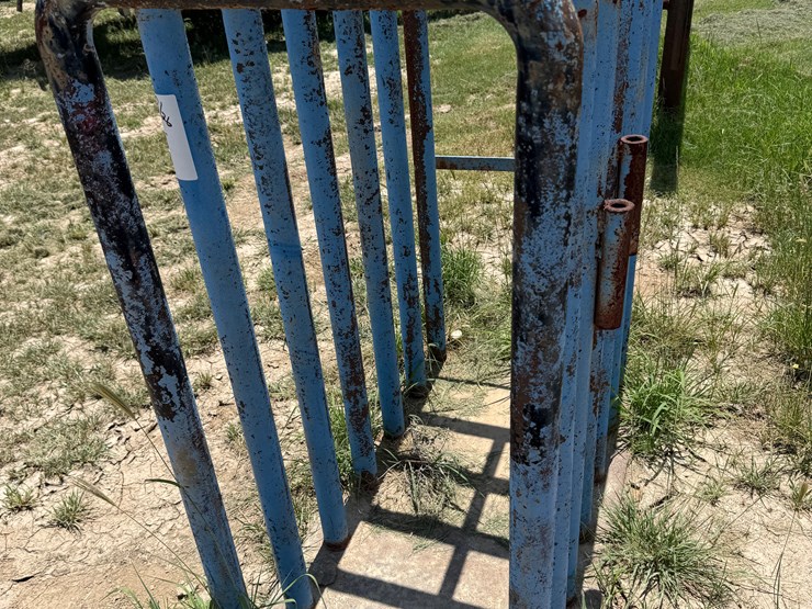 (2-x-$)-28’l-x-36”h-triangular-pipe-racks-image-4