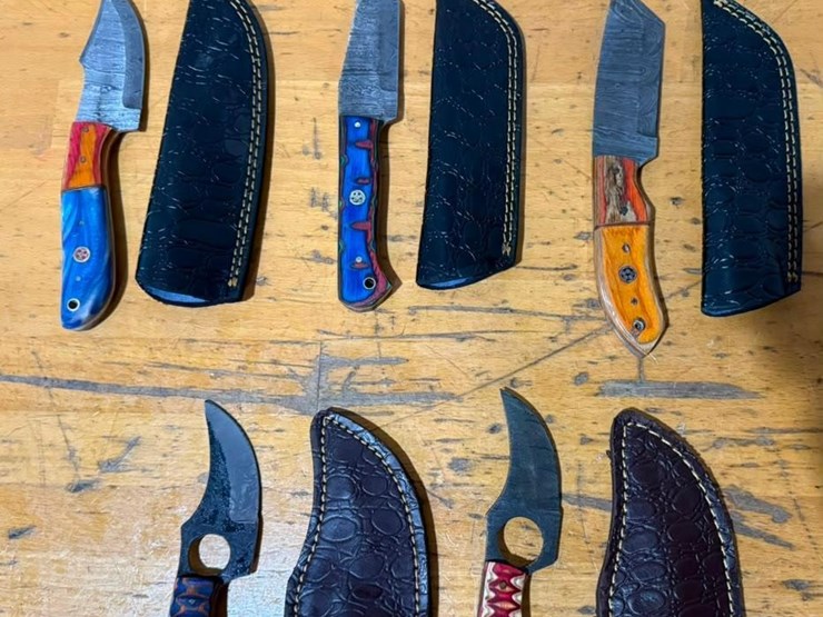 qty-(5)-handmade-hunting,-skinner-&-utility-knives-w/-leather-sheaths-assorted-fixed-blade-set-image-1