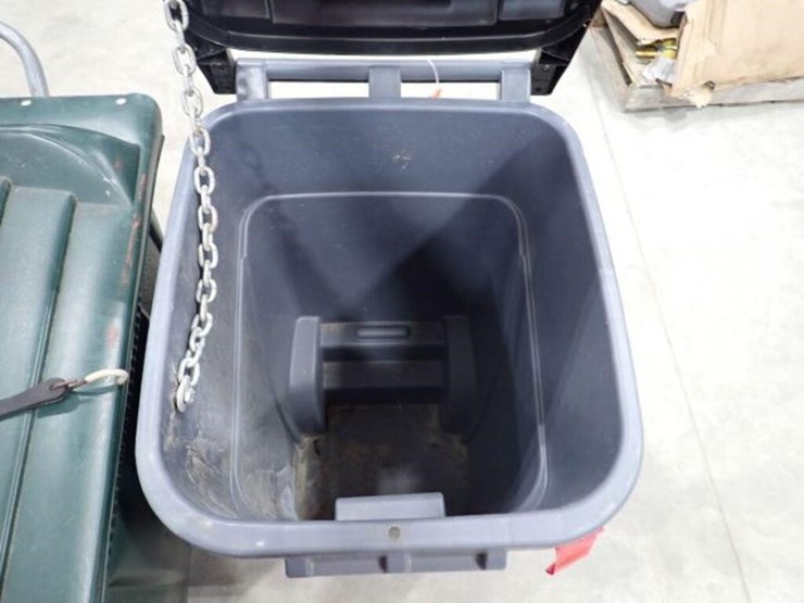 qty-of-(2)-garbage-bins-image-5