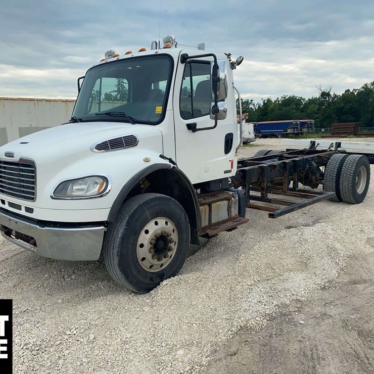 2012 FREIGHTLINER M2 106