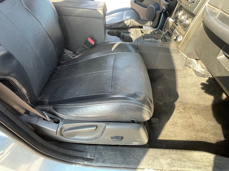 2012-jeep-liberty-image-94