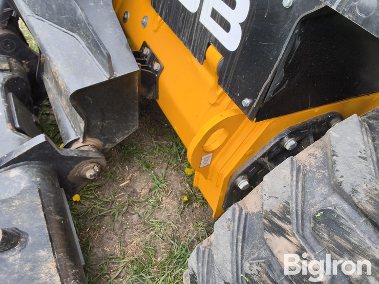 2024-jcb-3ts-8w-image-13