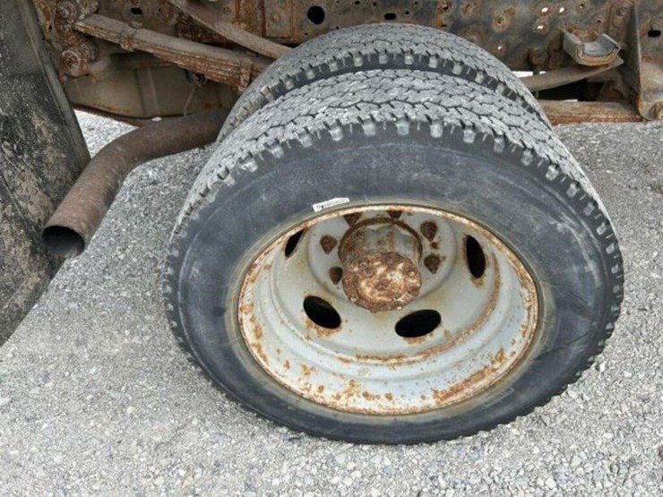 2002-ford-f550-image-62
