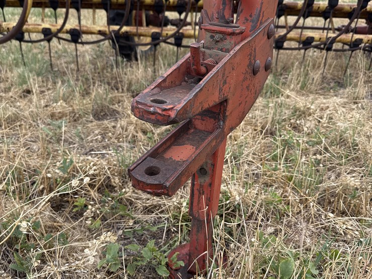 new-holland-258-image-9