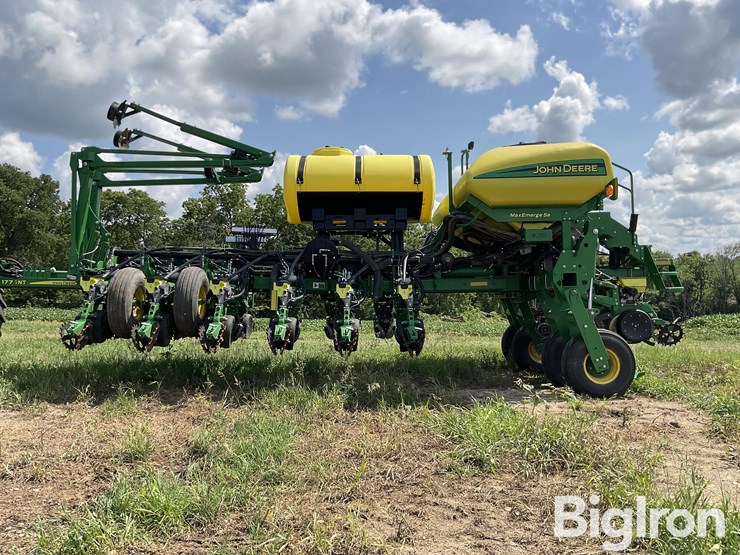 2017-john-deere-1775nt-image-8
