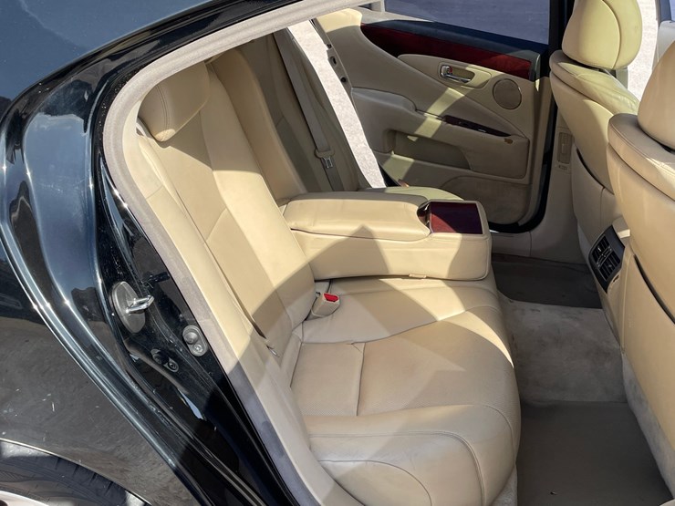 #163-•-2007-lexus-ls-460-(clean-nm-title)-image-21