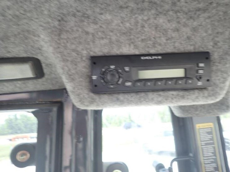 2009-deere-310sj-image-31