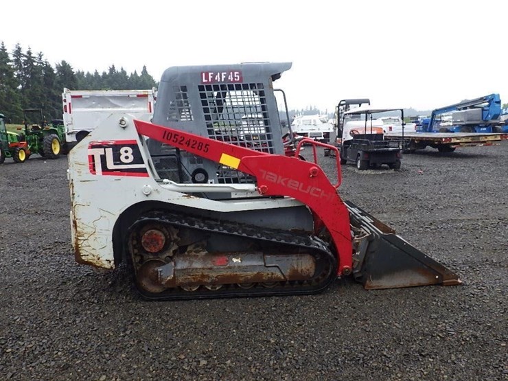 2016-takeuchi-tl8-image-4