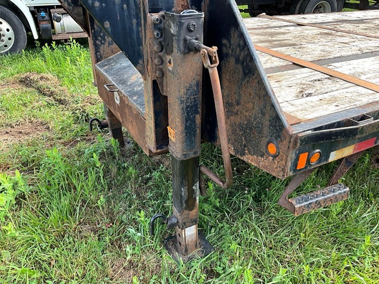 2021-big-tex-25'-gooseneck-image-13