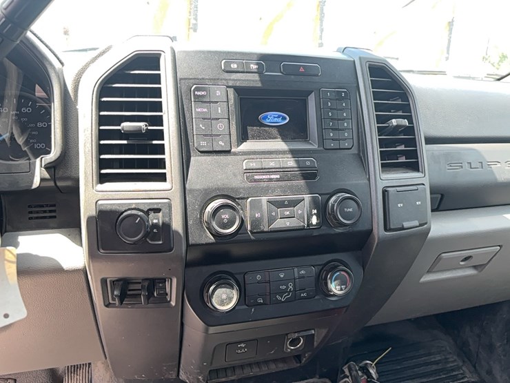2020-ford-f350-image-16