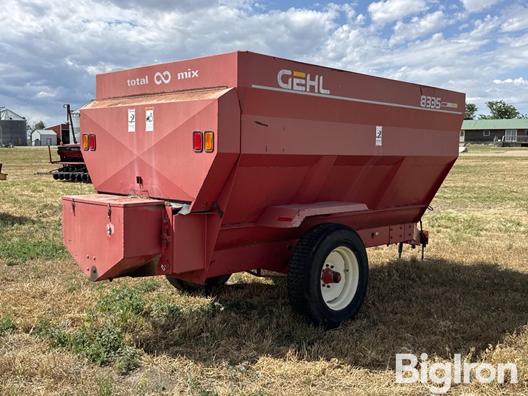 gehl-mf8335-total-mix-feeder-wagon-image-5
