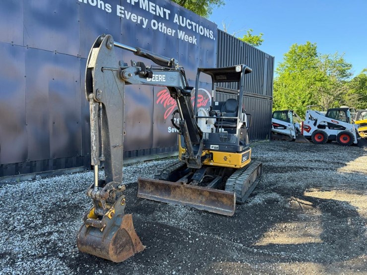 2015-deere-35g-image-7