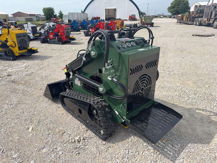 2026-zjg-zj-380-tracked-mini-skid-steer-loader-image-4