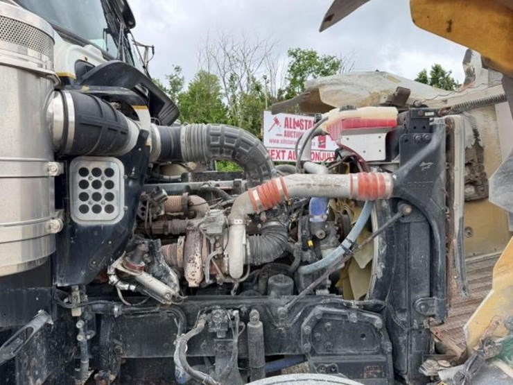 2013-kenworth-w900-image-31