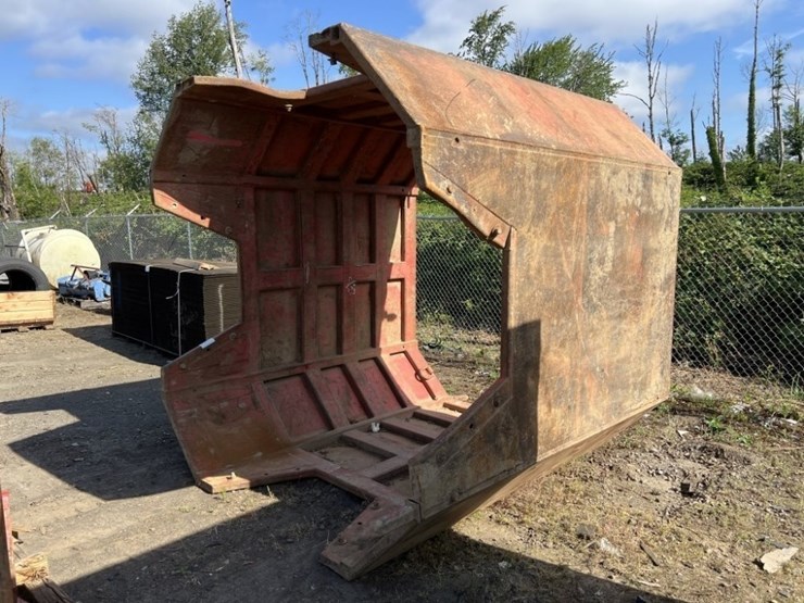 gme-octagon-manhole-trench-shield-image-1