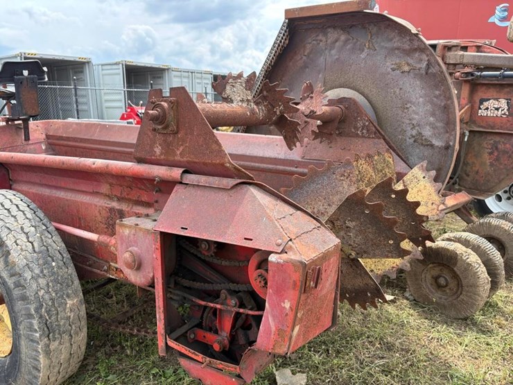 new-holland-manure-spreader-image-9