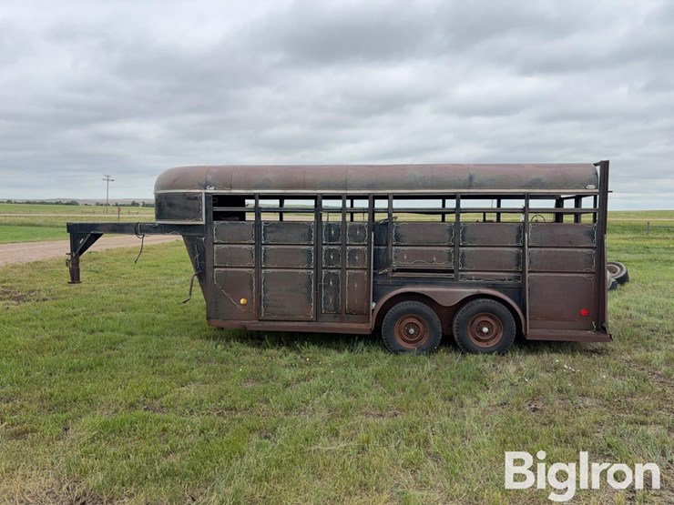 1980-s&s-5x16-t/a-livestock-trailer-image-8