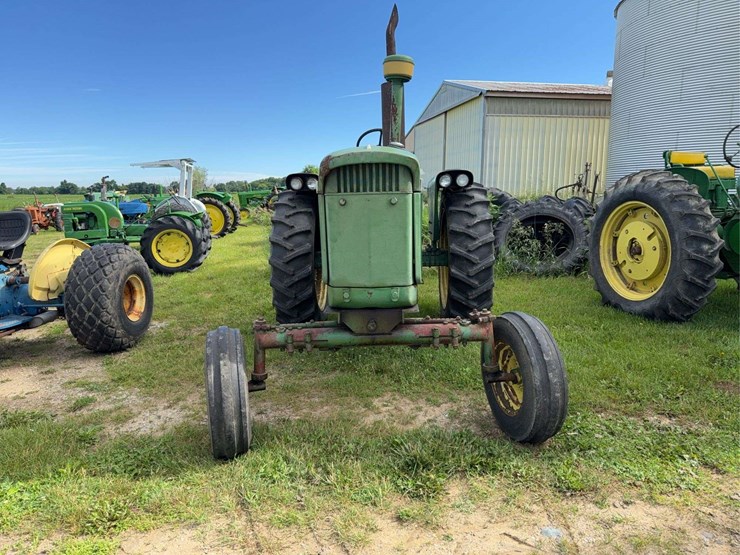 john-deere-3010-image-2