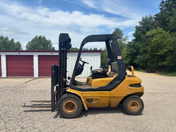 #2246-•-baker-forklift-image-2