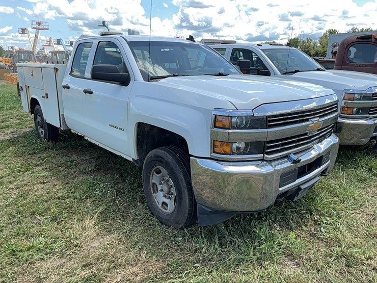 2016-chevrolet-2500-image-2