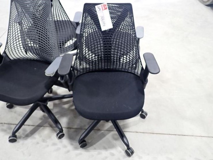 qty-of-(4)-desk-chairs-image-7