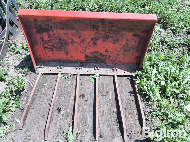 skid-steer-utility-bucket-image-2