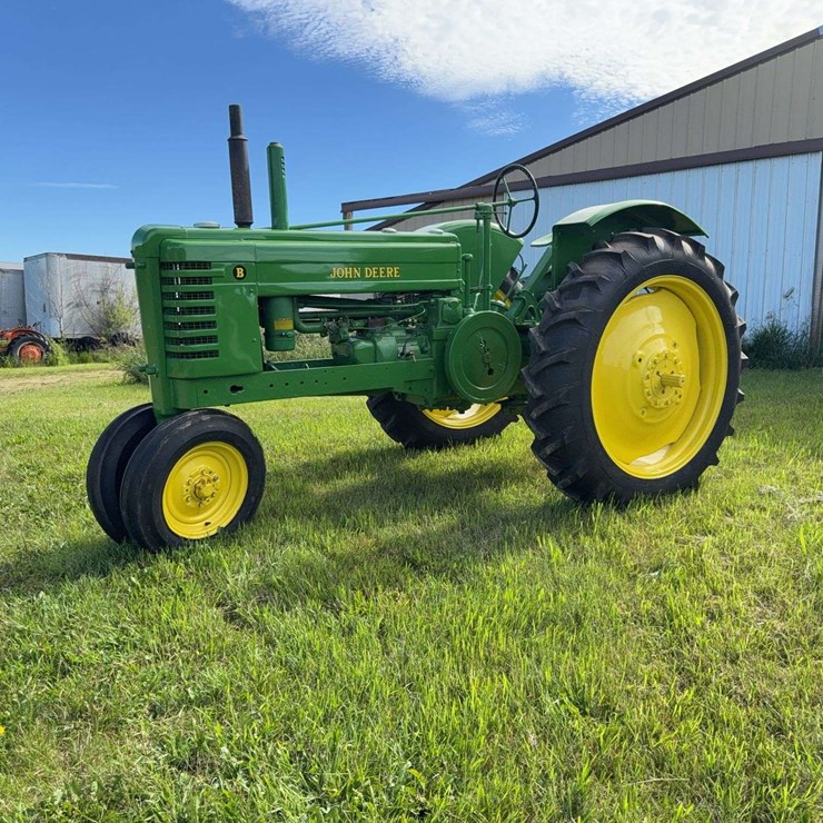JOHN DEERE MODEL B