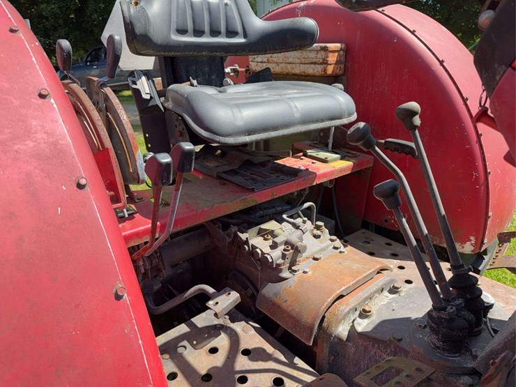 massey-ferguson-375-image-17
