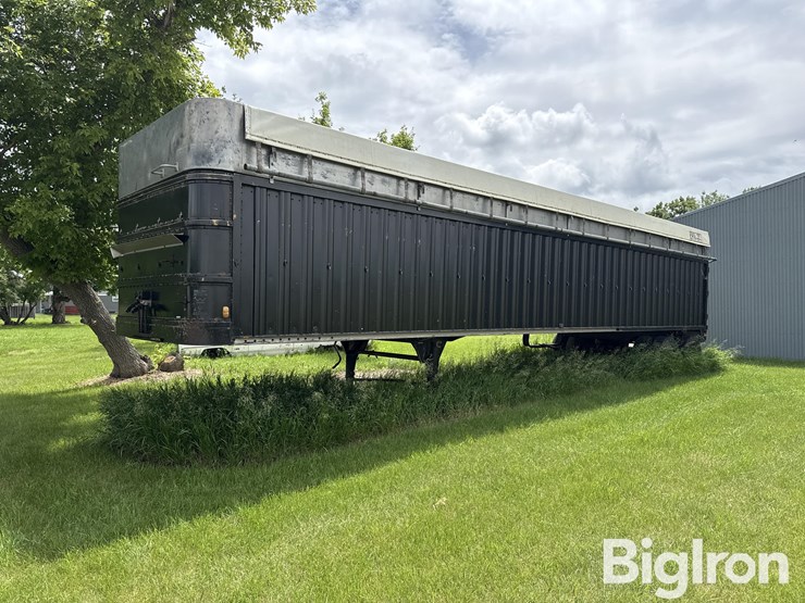 1971-wilson-grain-trailer-image-1