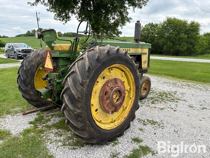 1958-john-deere-720-image-5