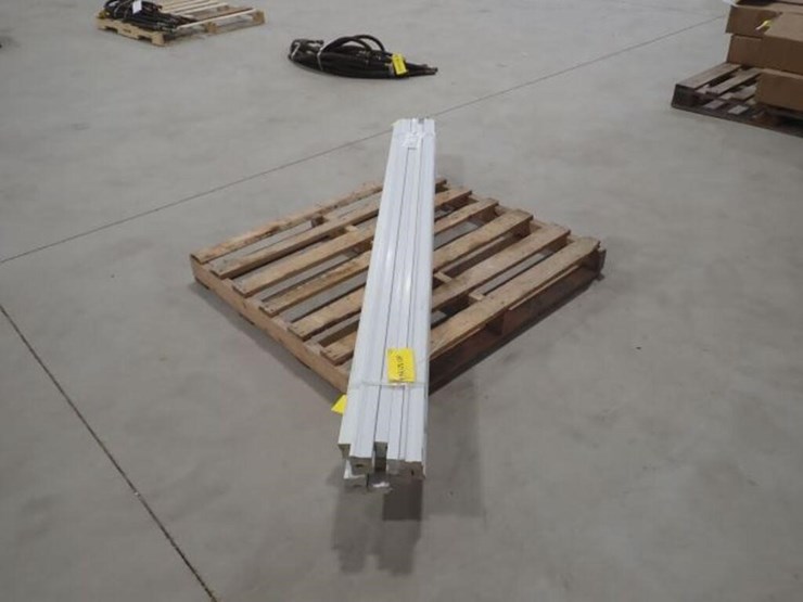 qty-of-(14)-7-ft-pvc-brickmold-image-6