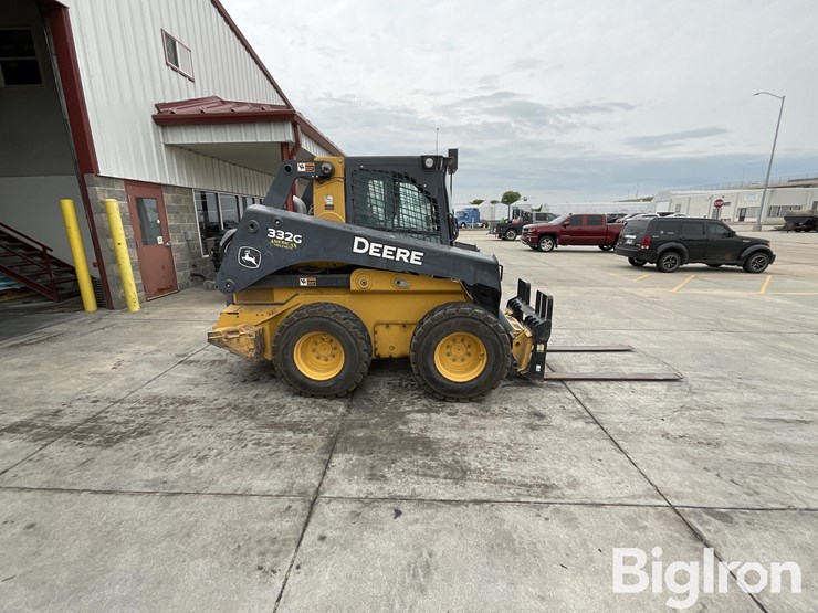 2020-deere-332g-image-4