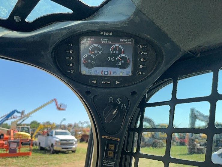 2019-bobcat-t870-image-15