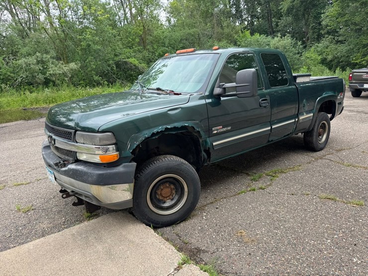 2002-chevrolet-2500hd-image-1