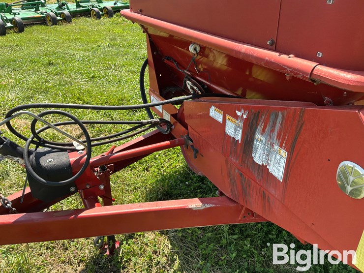 2013-new-holland-185-image-17
