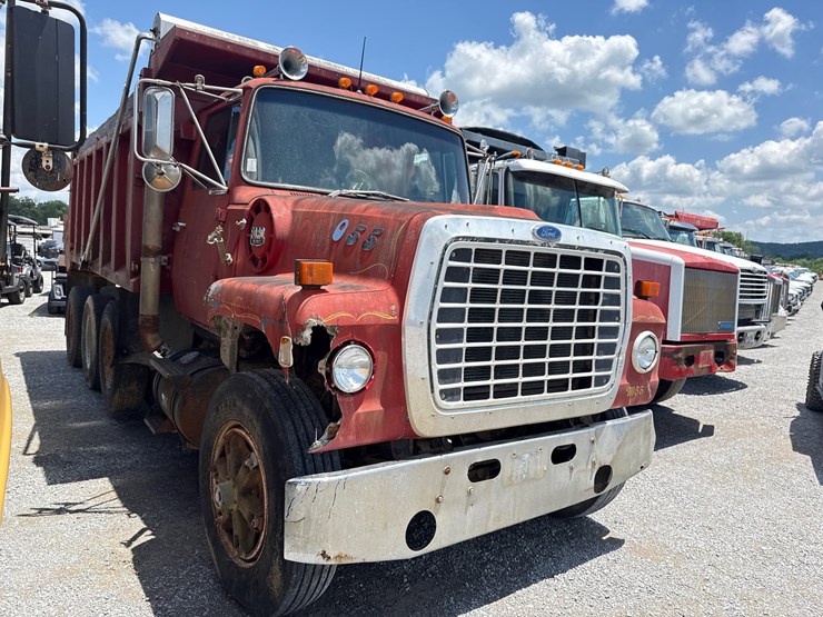 1984-ford-lt9000-image-2
