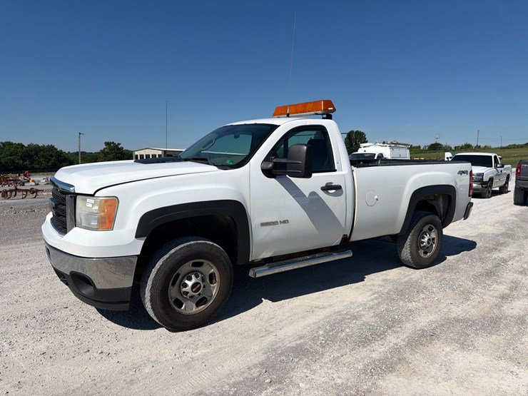 #62-•-2013-gmc-sierra-pickup-truck-image-1
